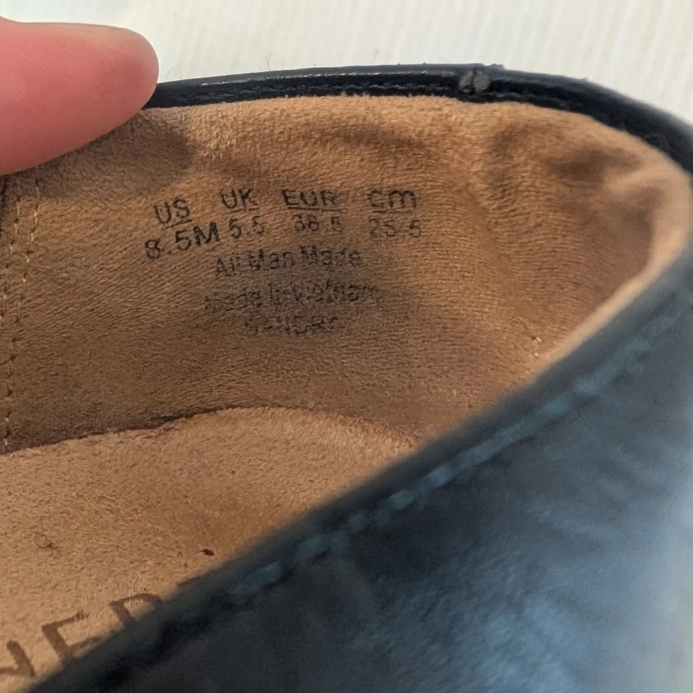 NATURALIZER Sandra Black Leather Women's Slip-on Wedge Loafers Size 8.5